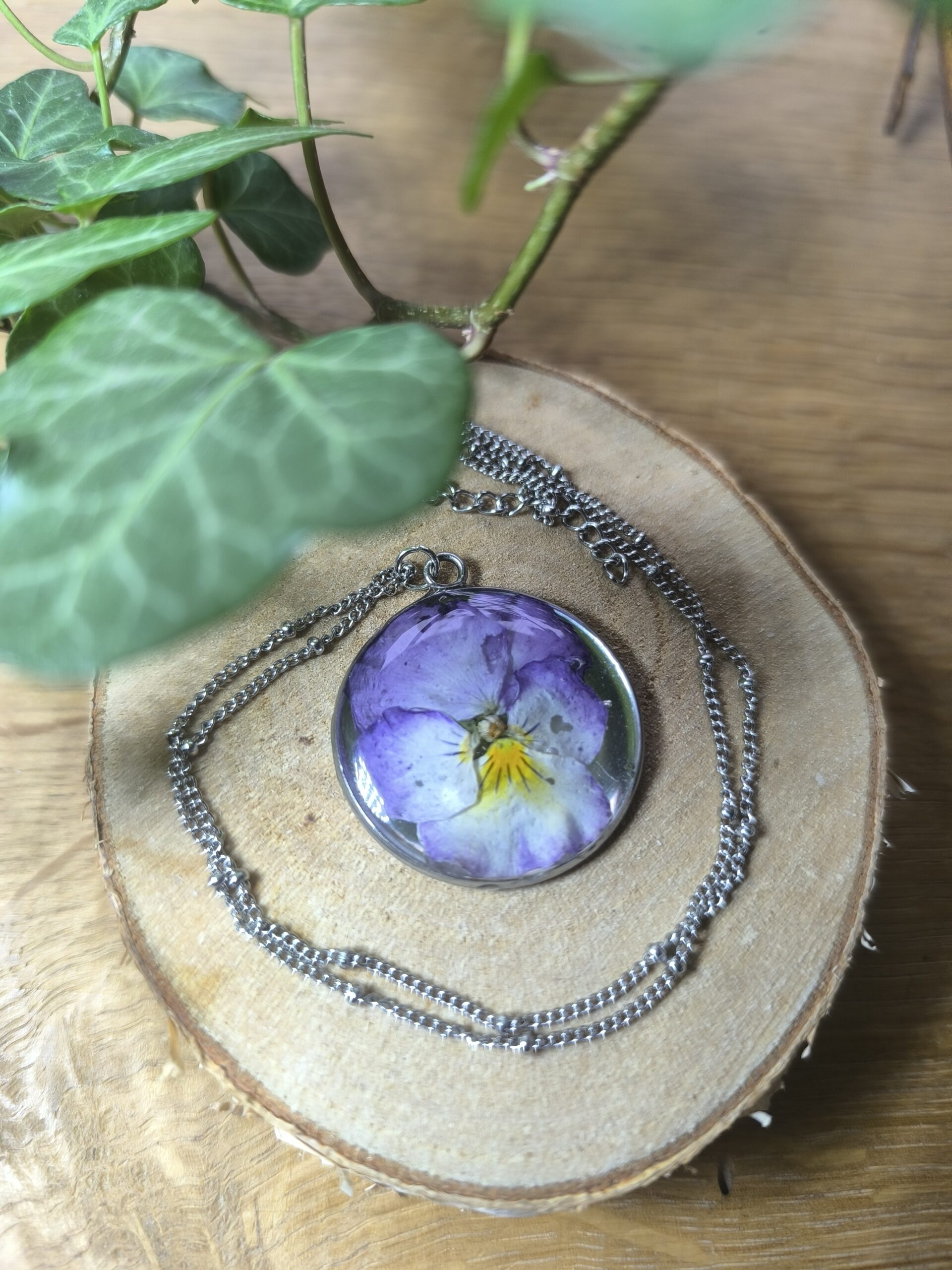 Cercle de pensée violet blanc